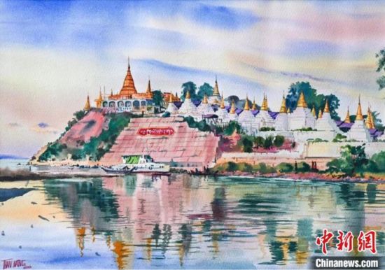 图为现场展出的缅甸艺术家水彩画作《金鸡塔》。德宏州美术馆 供图